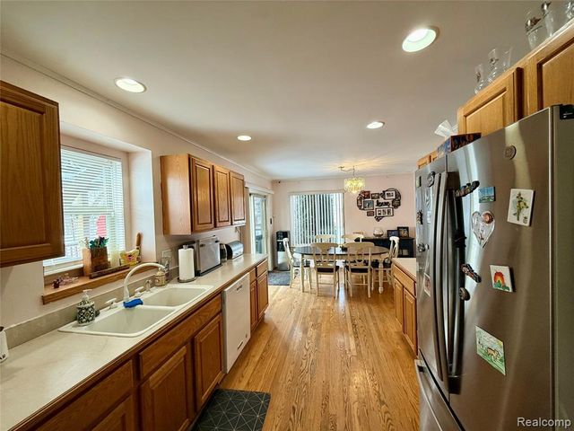 7586 Paradise Drive, Grand Blanc, MI 48439