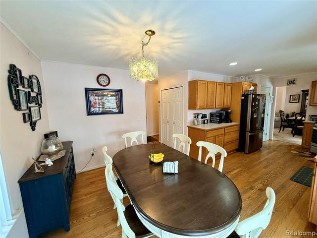 7586 Paradise Drive, Grand Blanc, MI 48439