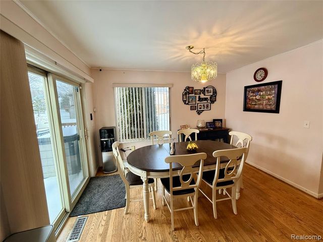 7586 Paradise Drive, Grand Blanc, MI 48439