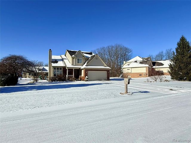7586 Paradise Drive, Grand Blanc, MI 48439