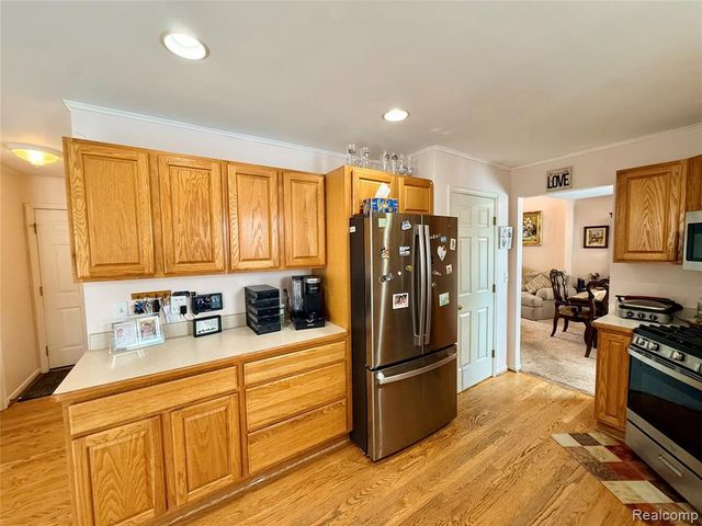 7586 Paradise Drive, Grand Blanc, MI 48439