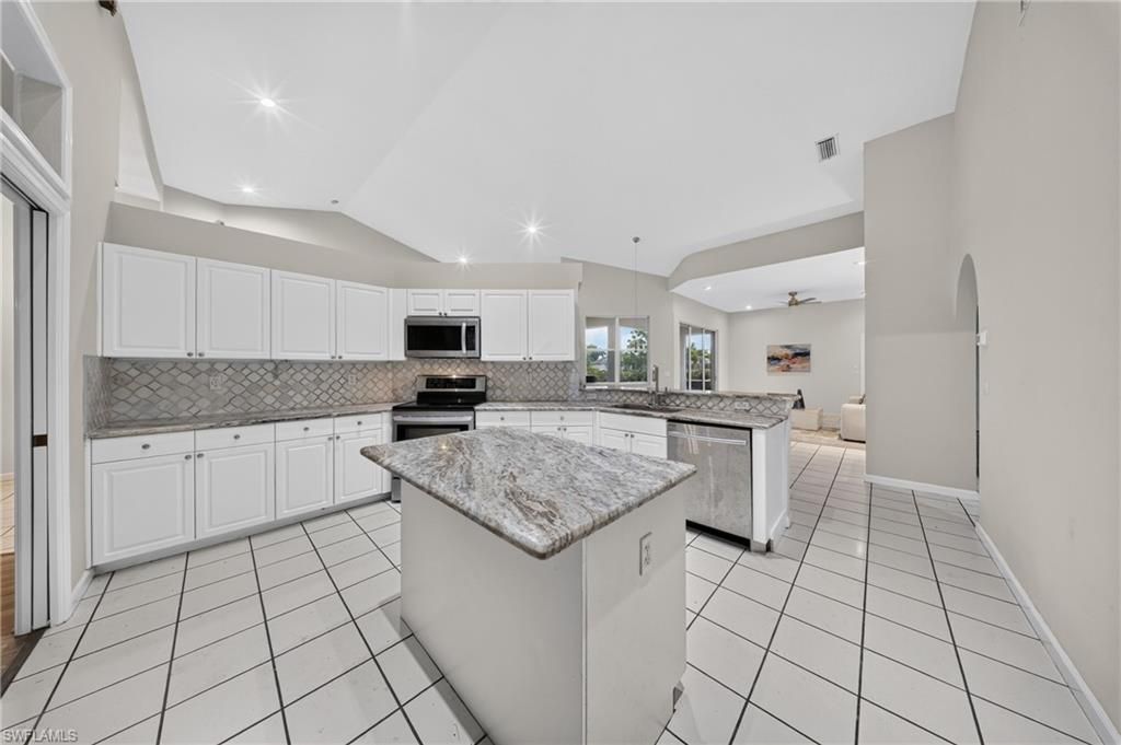 2628 White Cedar LN, NAPLES, FL 34109 — photo 3