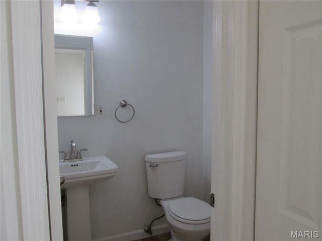 1210 Wicklow Road L, Ballwin, MO 63021