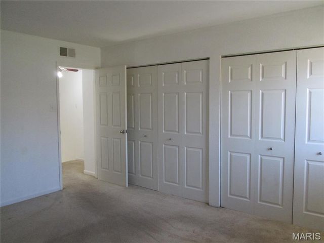 1210 Wicklow Road L, Ballwin, MO 63021