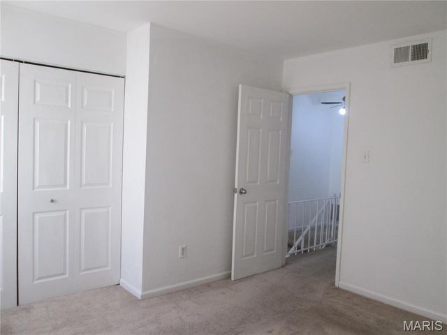 1210 Wicklow Road L, Ballwin, MO 63021