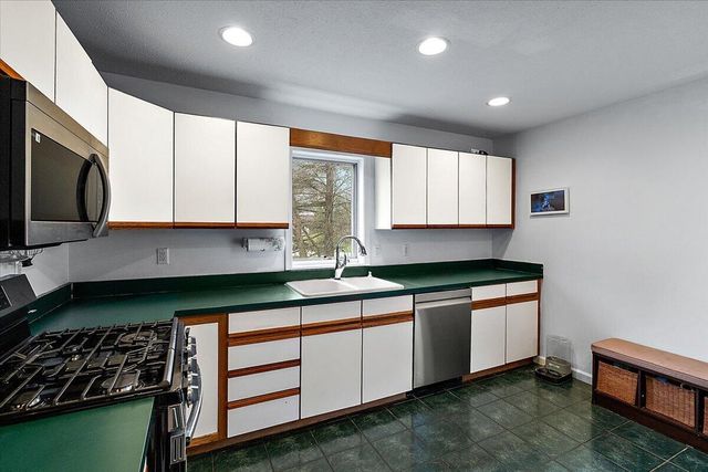 1491 Country Knoll Place, St. Joseph, MI 49085