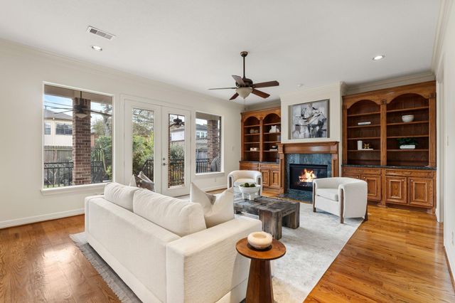 5103 Chestnut Street, Bellaire, TX 77401