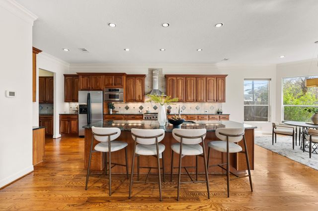 5103 Chestnut Street, Bellaire, TX 77401