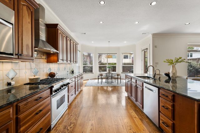 5103 Chestnut Street, Bellaire, TX 77401