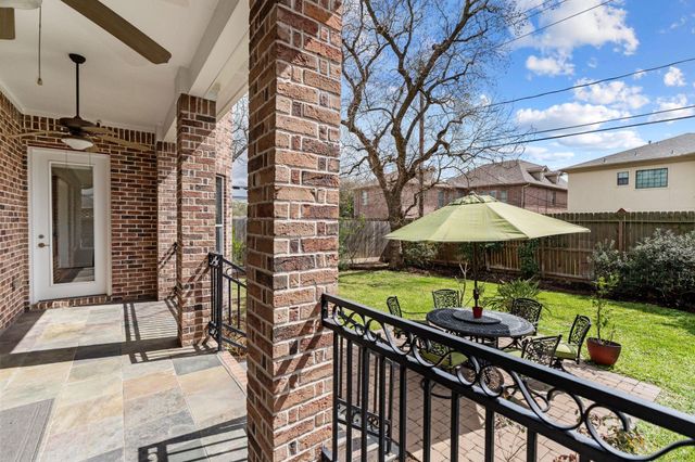 5103 Chestnut Street, Bellaire, TX 77401