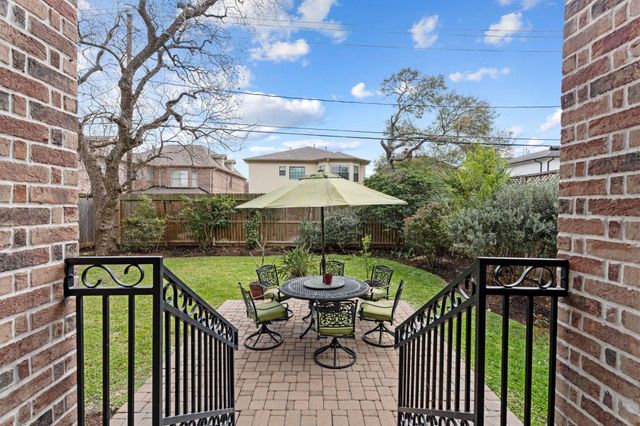 5103 Chestnut Street, Bellaire, TX 77401