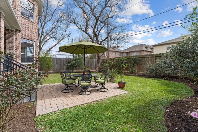 5103 Chestnut Street, Bellaire, TX 77401