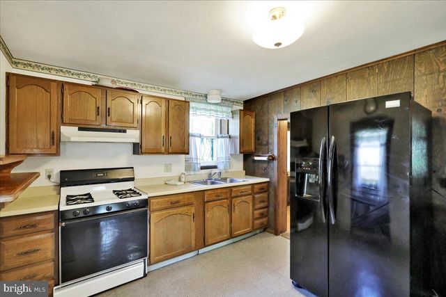 1908 WASHINGTON AVE, Lititz, PA 17543
