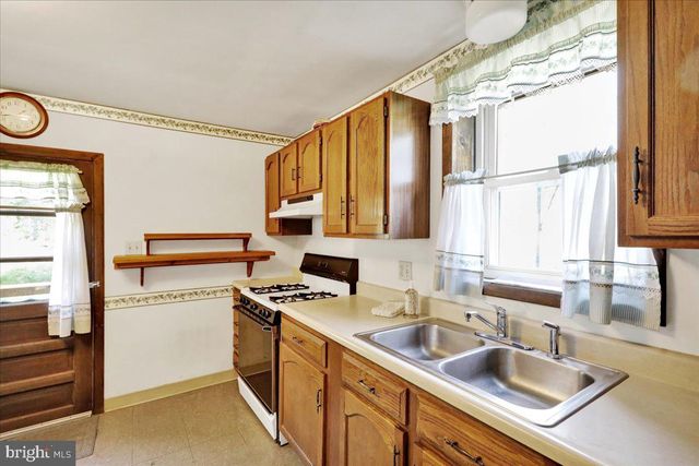1908 WASHINGTON AVE, Lititz, PA 17543