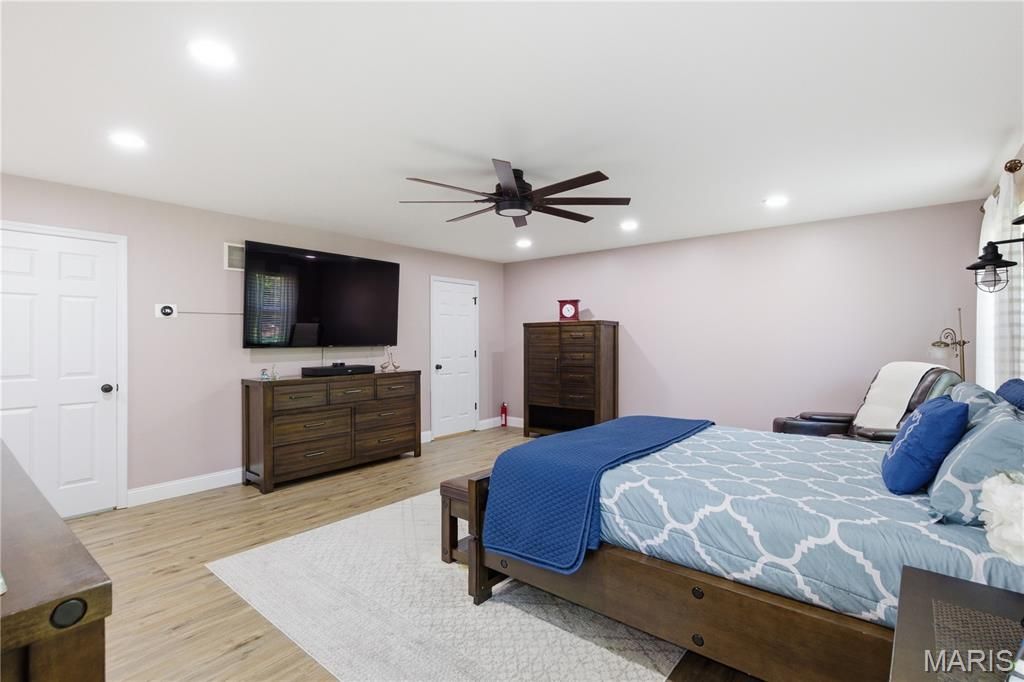 Image 25 of property listing at 307 Calliope Place, Chesterfield, MO 63017