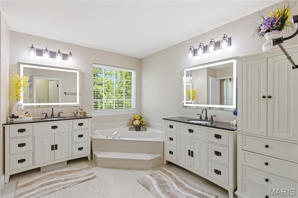 Image 26 of property listing at 307 Calliope Place, Chesterfield, MO 63017