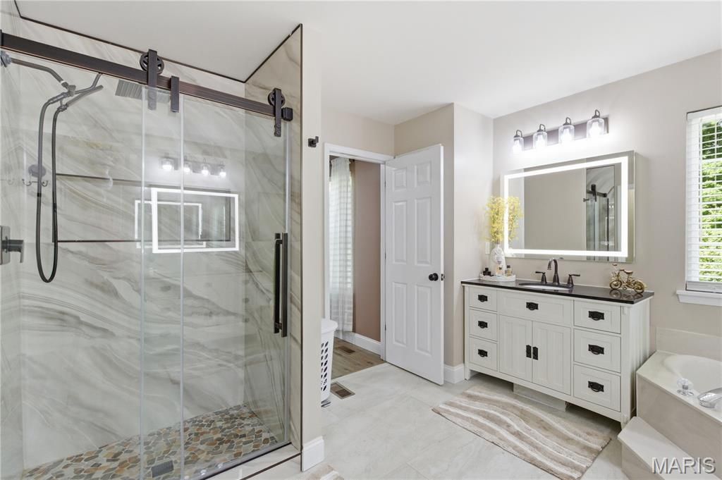 Image 27 of property listing at 307 Calliope Place, Chesterfield, MO 63017