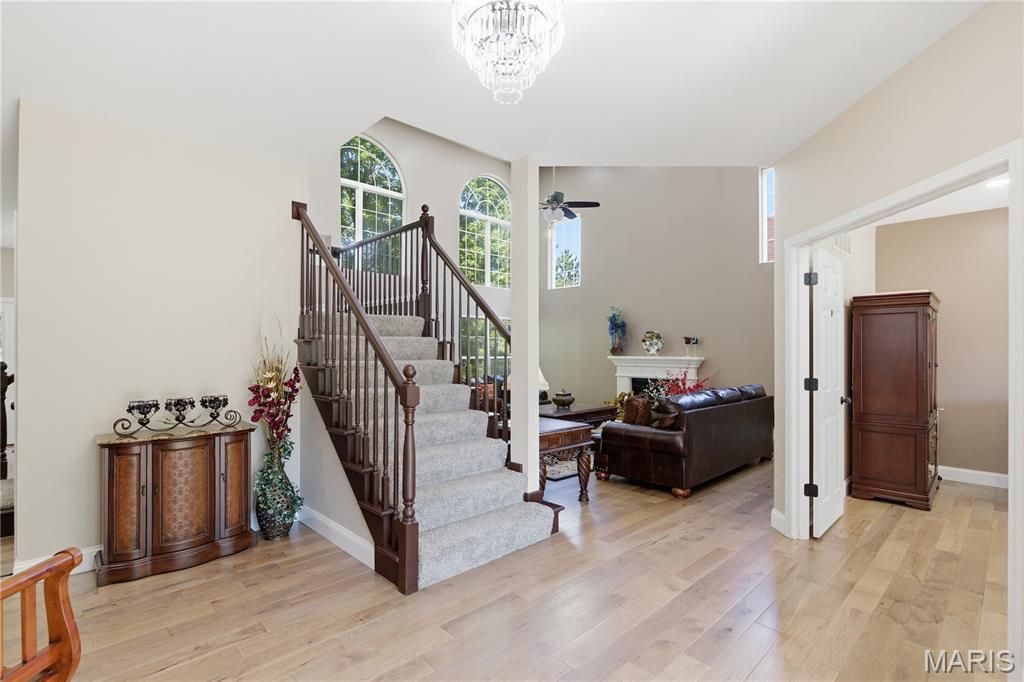 Image 5 of property listing at 307 Calliope Place, Chesterfield, MO 63017