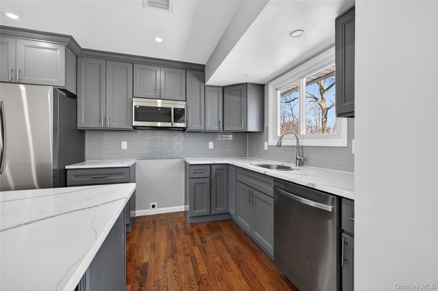 3103 Falcon Avenue, Medford, NY 11763