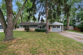 2495 Walce Drive, West Bloomfield, MI 48324