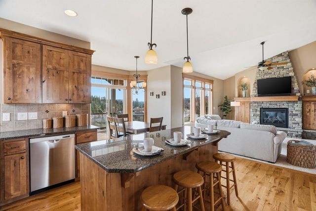 1608 N Rim View St, Spokane, WA 99224