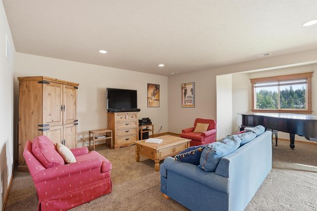 1608 N Rim View St, Spokane, WA 99224