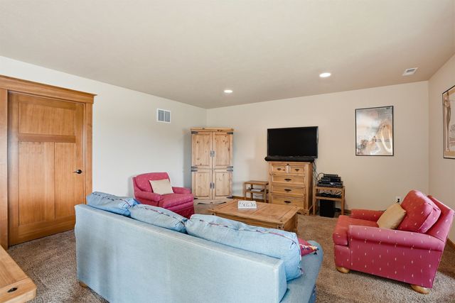 1608 N Rim View St, Spokane, WA 99224