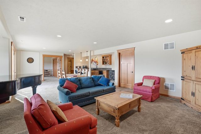 1608 N Rim View St, Spokane, WA 99224