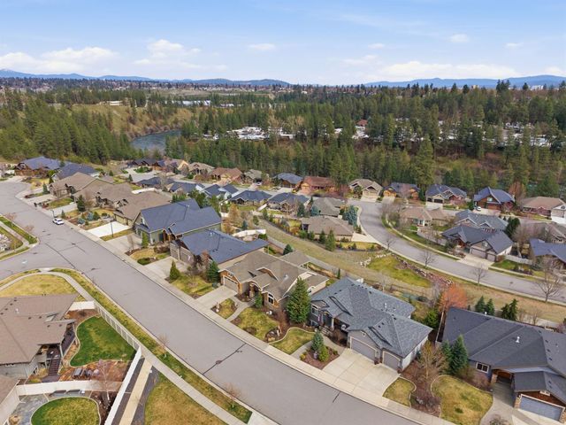 1608 N Rim View St, Spokane, WA 99224