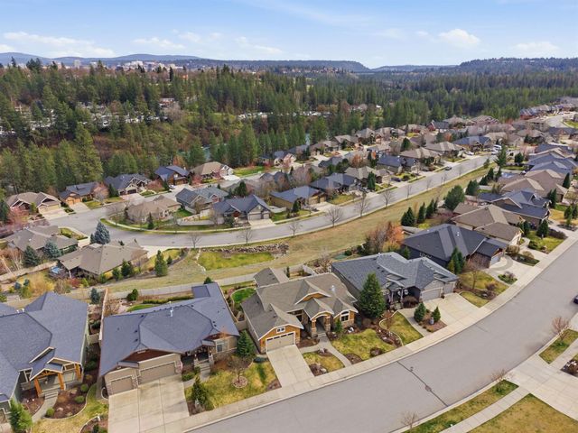 1608 N Rim View St, Spokane, WA 99224