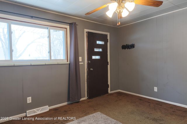 123 N Deerfield Avenue, Lansing, MI 48917