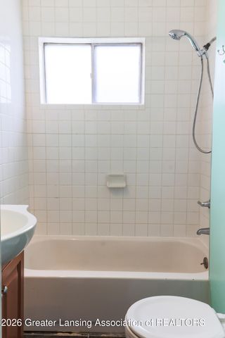 123 N Deerfield Avenue, Lansing, MI 48917