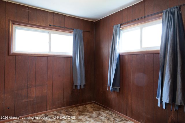 123 N Deerfield Avenue, Lansing, MI 48917