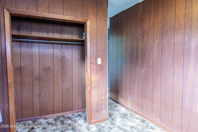 123 N Deerfield Avenue, Lansing, MI 48917