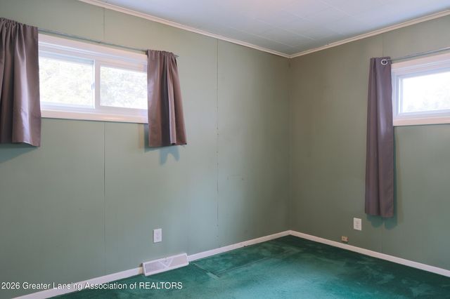 123 N Deerfield Avenue, Lansing, MI 48917