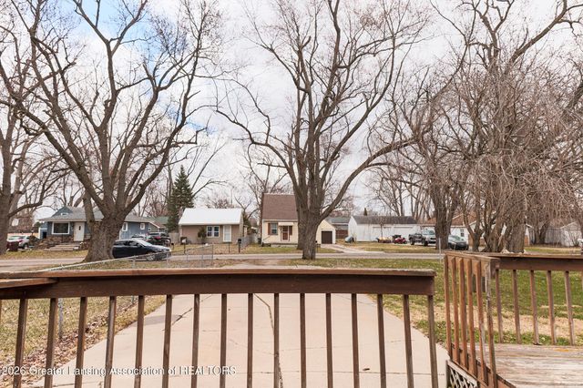 123 N Deerfield Avenue, Lansing, MI 48917