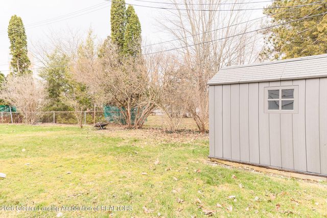 123 N Deerfield Avenue, Lansing, MI 48917