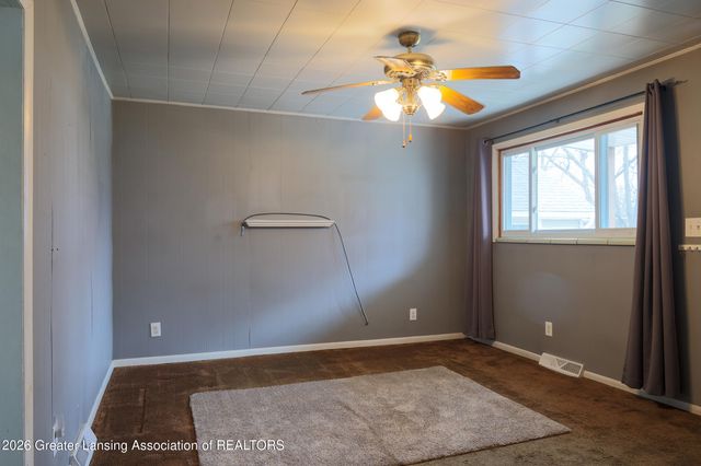 123 N Deerfield Avenue, Lansing, MI 48917