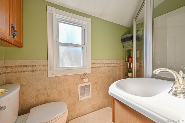 264 N Delaware Avenue, Massapequa, NY 11758