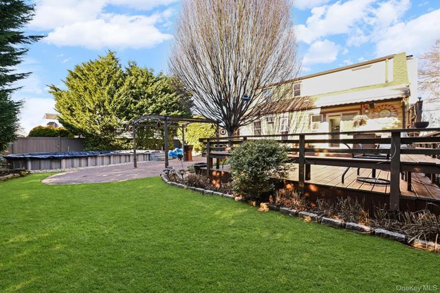 264 N Delaware Avenue, Massapequa, NY 11758