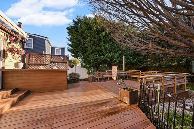 264 N Delaware Avenue, Massapequa, NY 11758