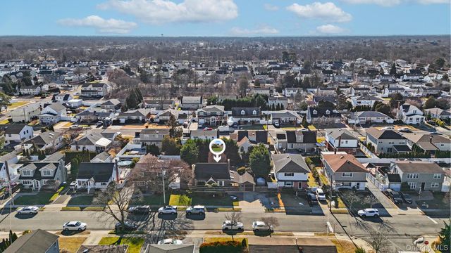 264 N Delaware Avenue, Massapequa, NY 11758