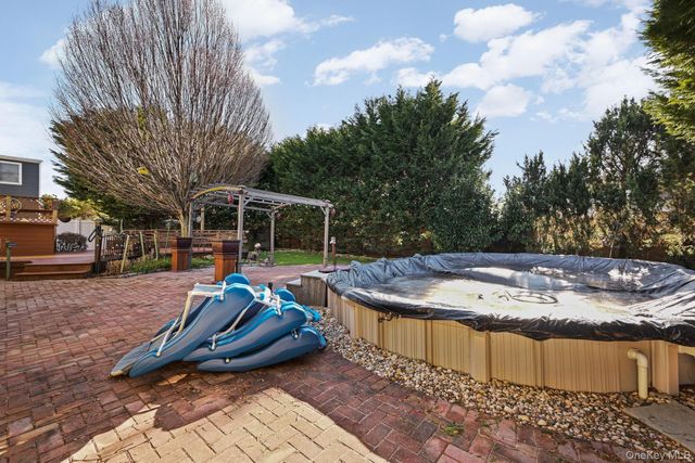 264 N Delaware Avenue, Massapequa, NY 11758