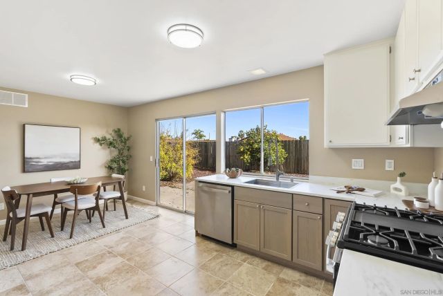 7427 Kamwood St, San Diego, CA 92126