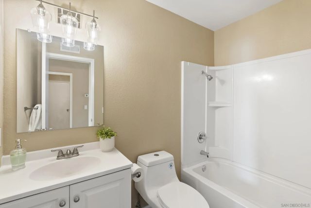 7427 Kamwood St, San Diego, CA 92126