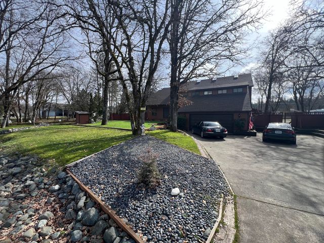 255 Barker Drive, Merlin, OR 97532