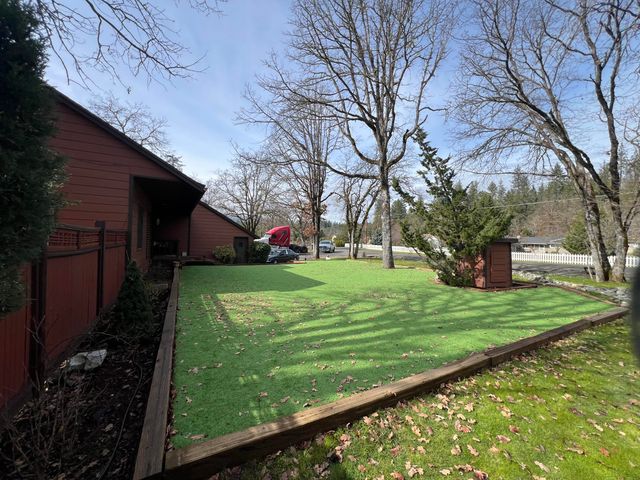 255 Barker Drive, Merlin, OR 97532