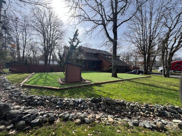 255 Barker Drive, Merlin, OR 97532