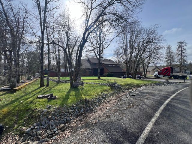 255 Barker Drive, Merlin, OR 97532