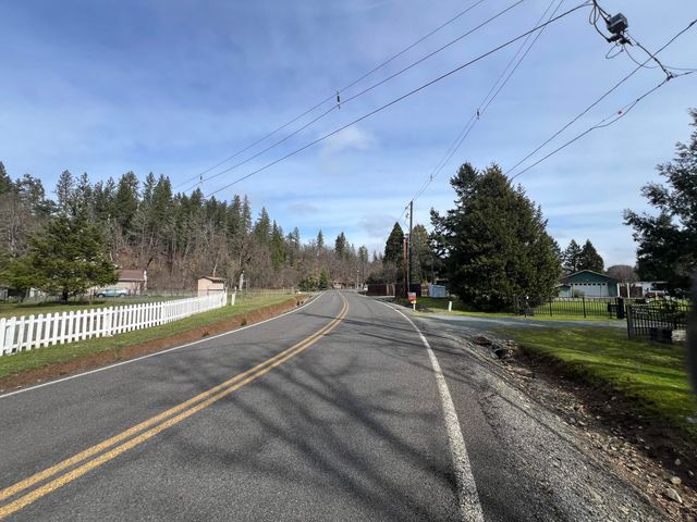 255 Barker Drive, Merlin, OR 97532